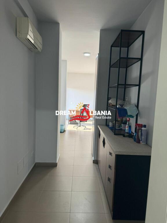 Ambient Biznesi/Zyre me Qera tek Zogu i Zi, prane Ring Center ne Tirane (ID 42611252)