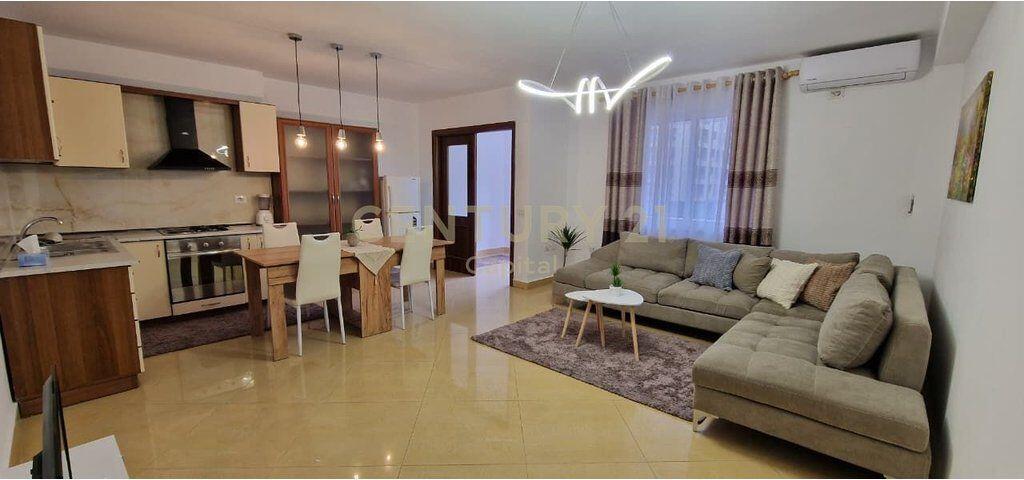 Apartament 2+1 ne qender me qera!