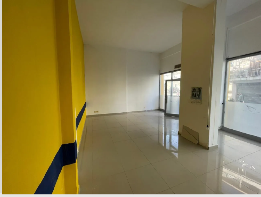 Locale Commerciale in Vendita in Zona ad Alto Traffico