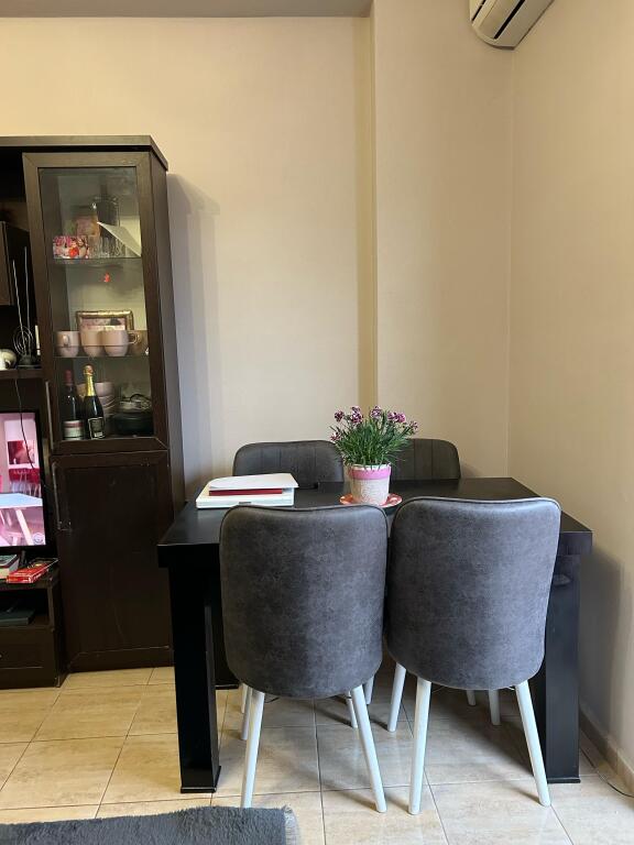 Jepet Me Qera Apartament 1+1+1 Ballkon