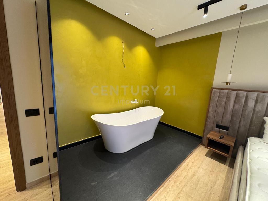 Apartament luksoz 3+1+4+2 Poste parkimi per qira ne Rezidencen Secret Garde 3,000 € /Muaj Sip. Totale  200m2