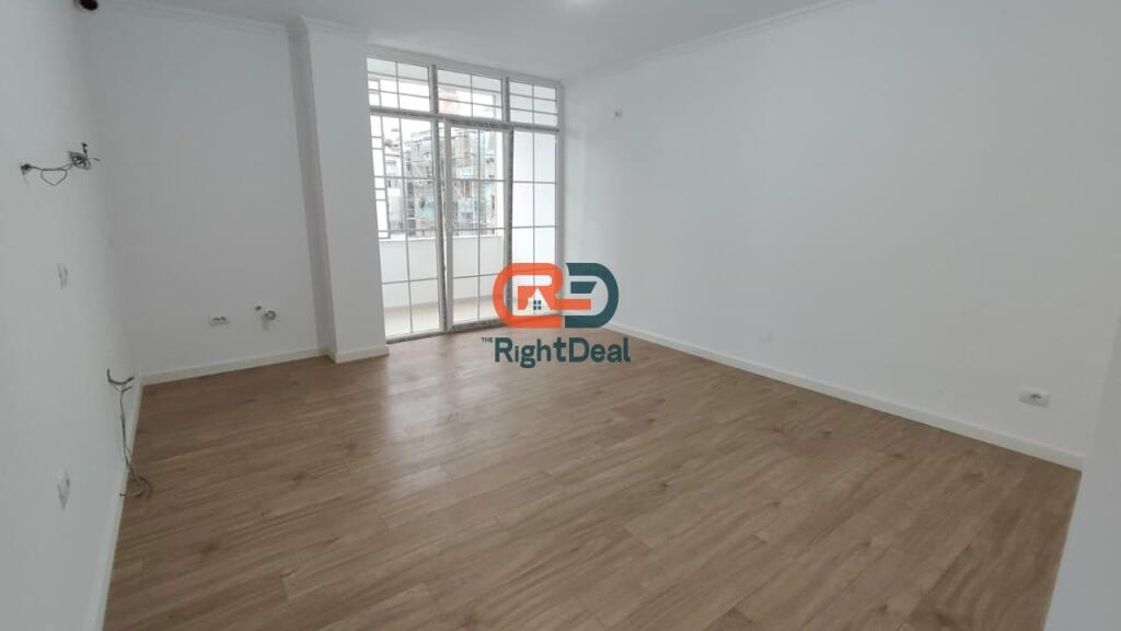 In Via Bogdaneve, Appartamento 2+1 In Vendita Con Planimetria Regolare!!