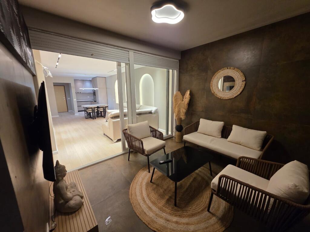 Apartament 2+1+2, Ekspozita!