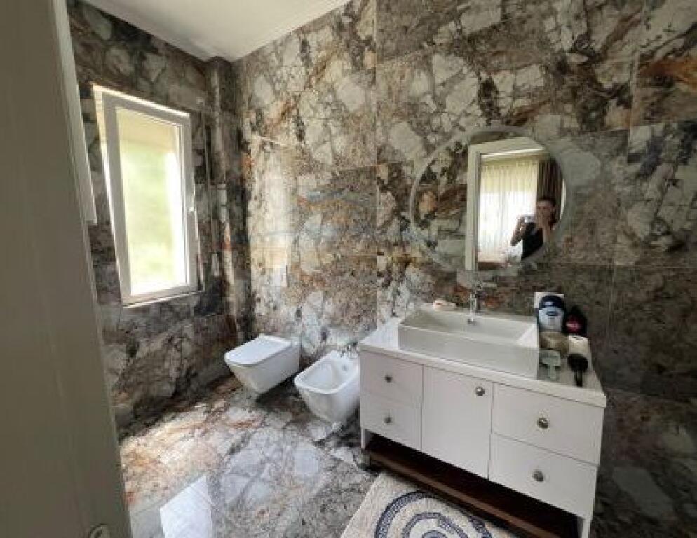 Shitet, Apartament 2+1+2, Kopshti Botanik, Tirane.