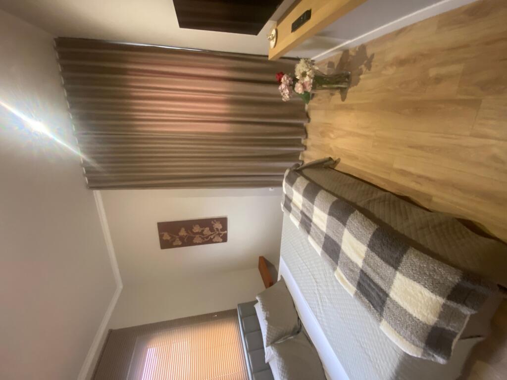 2+1,i mobiluar ,stacioni i fundit i tiranes se re,800 euro