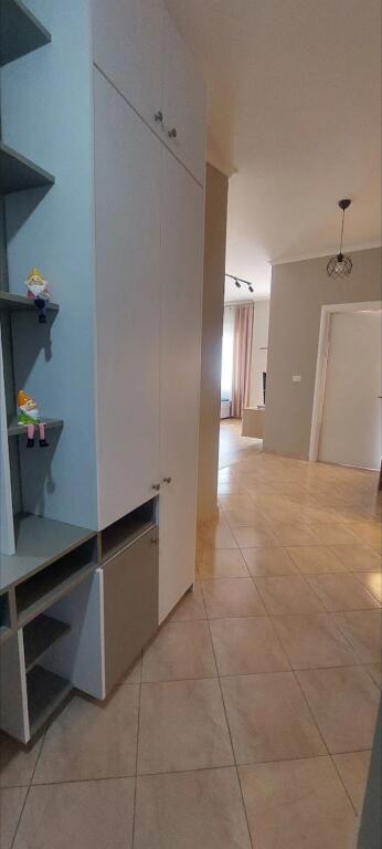 ✨ Jepet me qira apartament modern 1+1 ✨ 📍 Prane Gjimnazit Partizani, Rruga e Dibrës