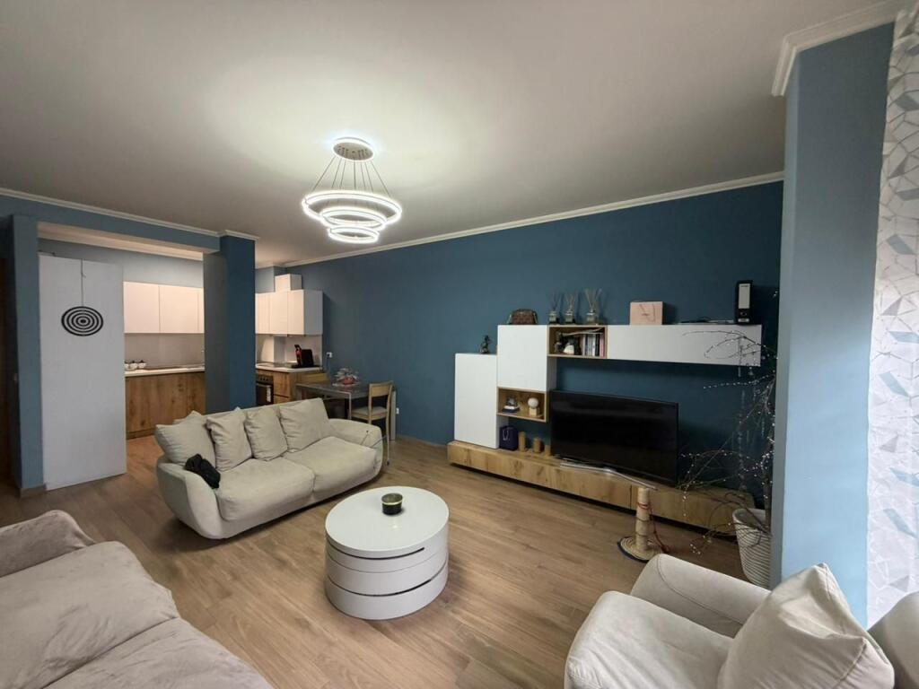 Apartament 2+1 per shitje tek Kristal Center.