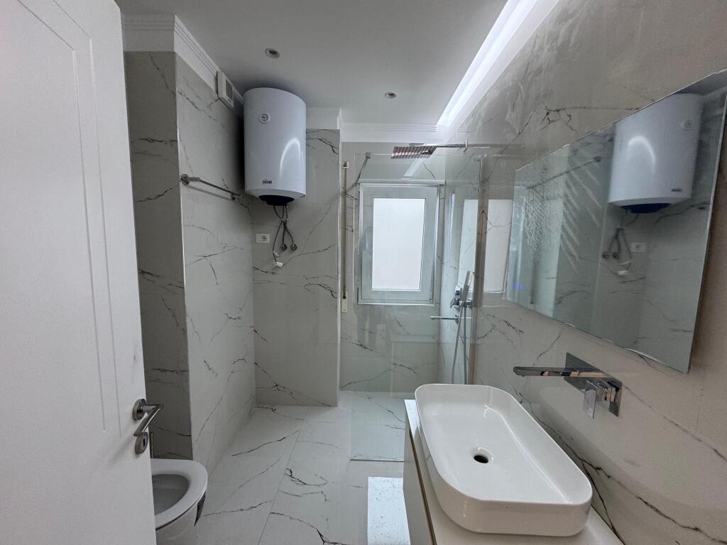 Apartment me qera 2+1 Him Kolli