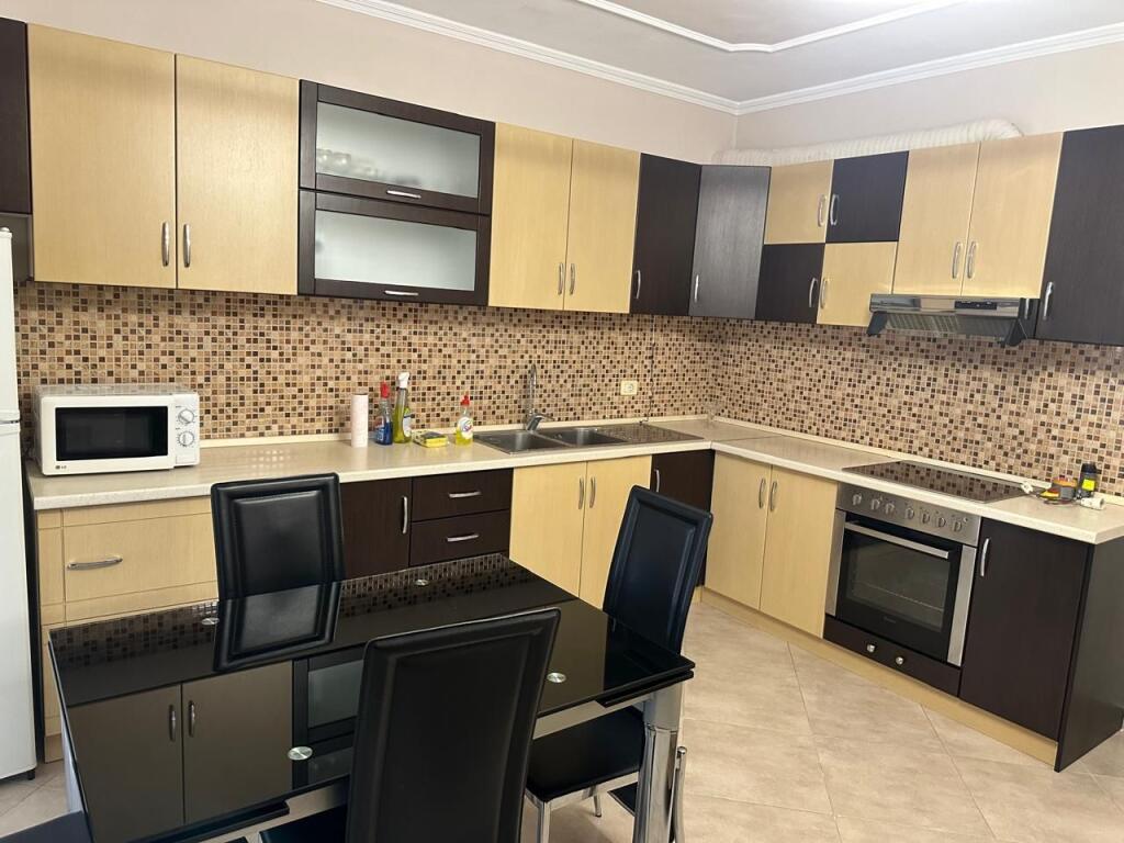 Komuna e Parisit, Apartament 2+1 per Qira