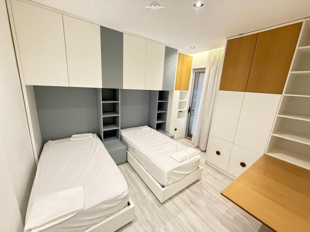 Appartamento In Affitto 3+1+2 Al Complesso Delijorgji (ID B230184) Tirana