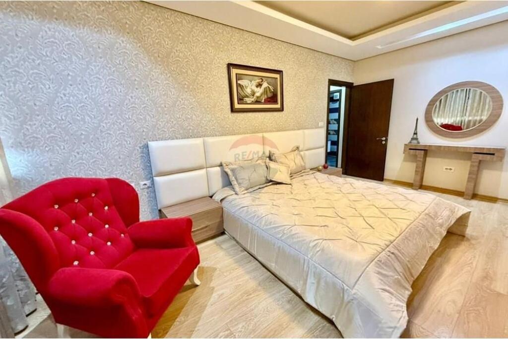 APARTAMENT 2+1 + PARKIM PËR QIRA