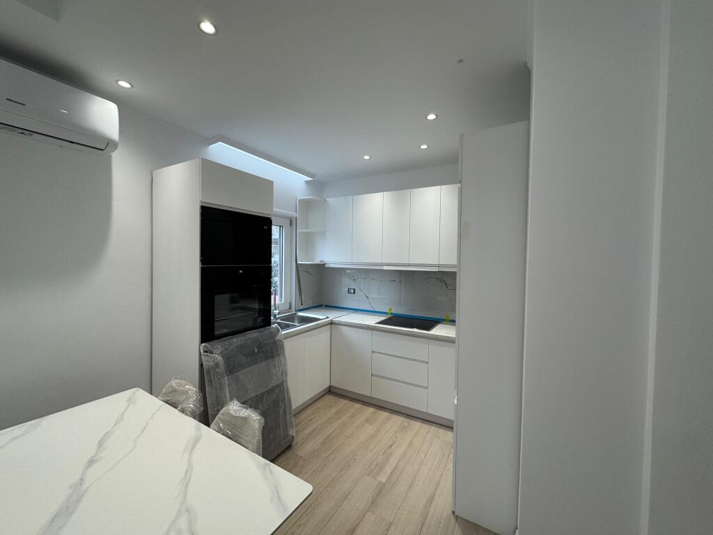 Apartament me qera 2+1 him kolli