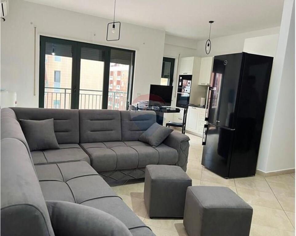 Appartamento/ufficio 3+1 in affitto a Green City