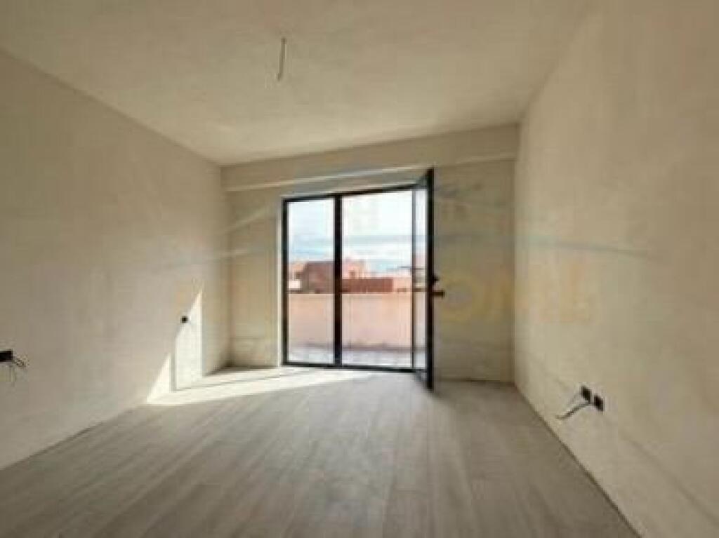 Shitet apartament 1+1 në Kompleksin Urban Gate, Unaza e Re – Tiranë.