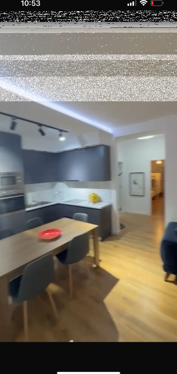 Apartment 2+1+2, Commune of Paris!