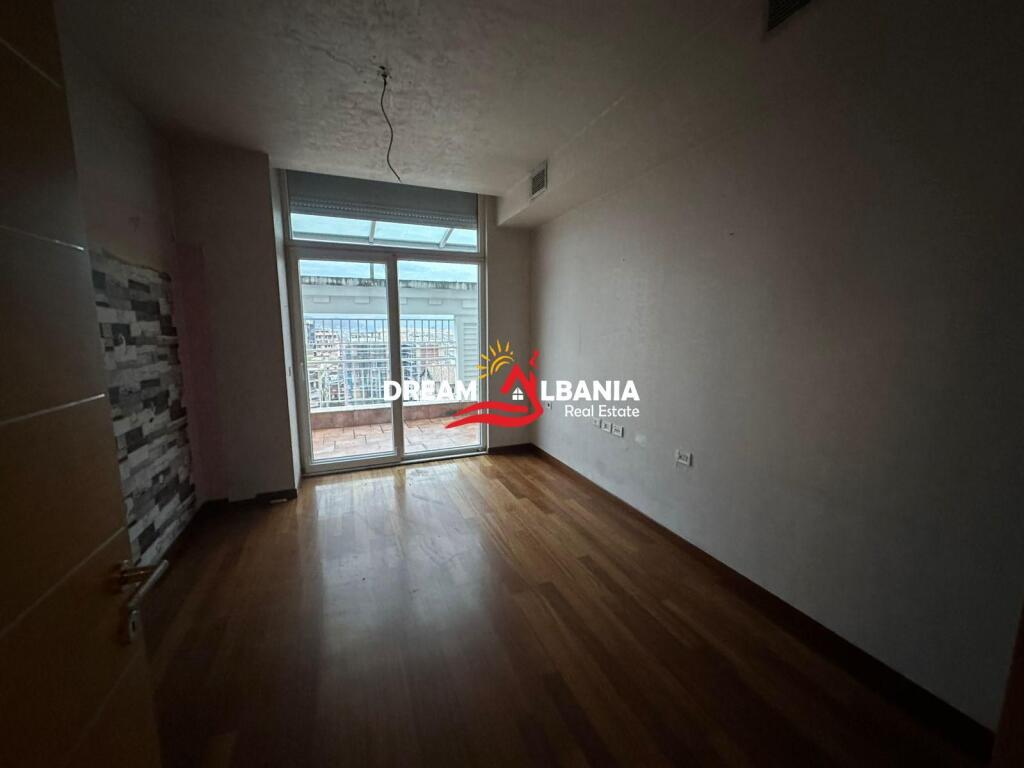 Ambient Zyre për Qira – Bulevardi “Dëshmorët e Kombit”, pranë Presidencës (ID 42611392)