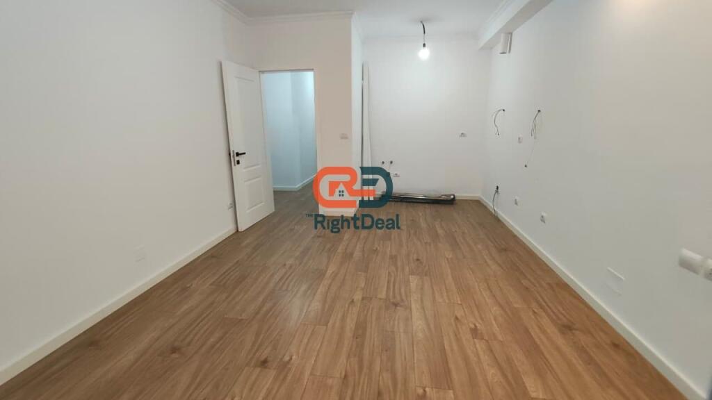 In Via E Bogdaneve, Vendesi in Vendita Appartamento 2+1 Con Orientamento Perfetto!!