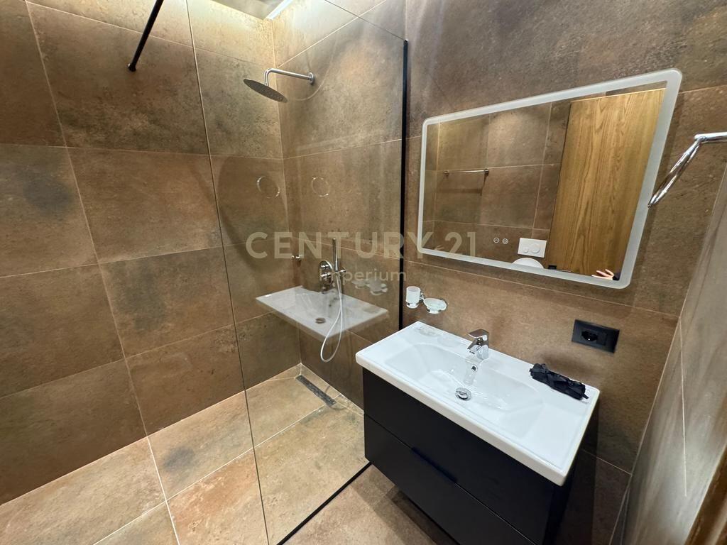 Apartament luksoz 3+1+4+2 Poste Parkimi me qira tek Rezidenca Secret Garden