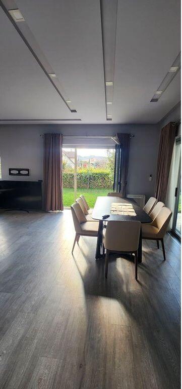 VILE PER QERA TEK LIQENI I TIRANES!!!