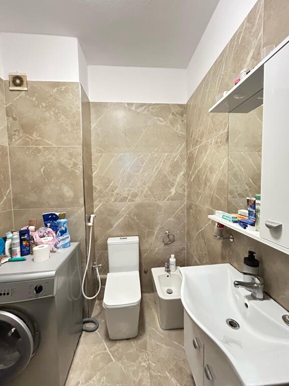 Jepet Me Qera Apartament 1+1+1 Ballkon