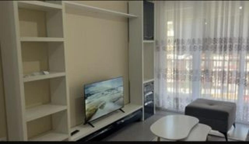 Apartment 1+1 ne super lokacion afer rrethit te Astirit