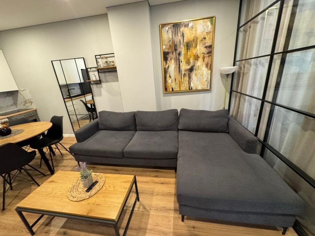 2+1 apartment for rent at Globe!