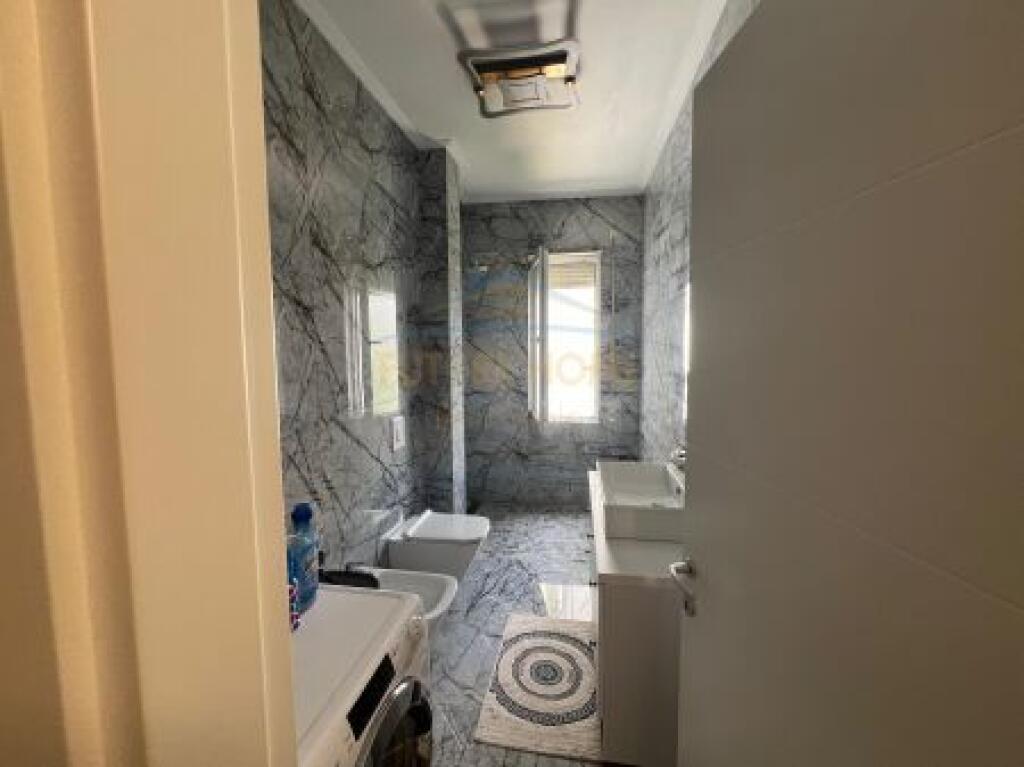 Shitet, Apartament 2+1+2, Kopshti Botanik, Tirane.