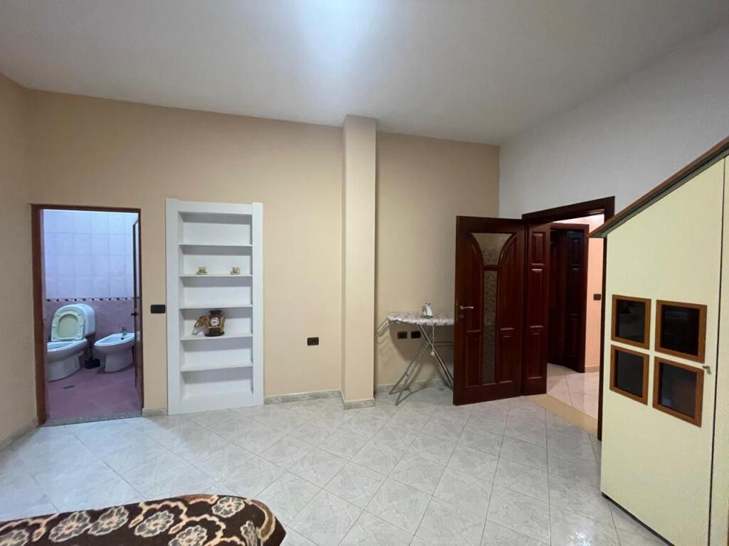 Apartament 2+1 me Qira tek Rrethi Shkozes