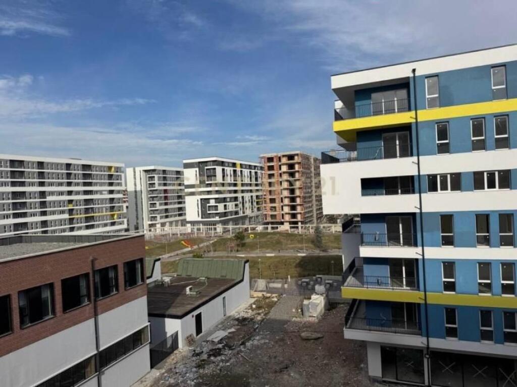 Shitet apartament 3+1, Univers City