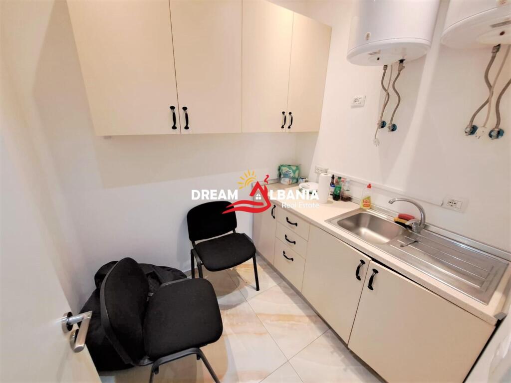 Zyre me qera tek Zogu i Zi tek Ring Center ne Tirane (ID 4261493)