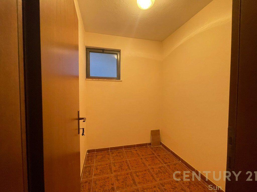 APARTAMENT ME QIRA TEK 'LIBRI UNIVERSITAR"