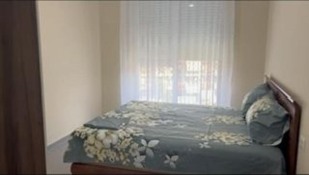 Apartment 1+1 ne super lokacion afer rrethit te Astirit