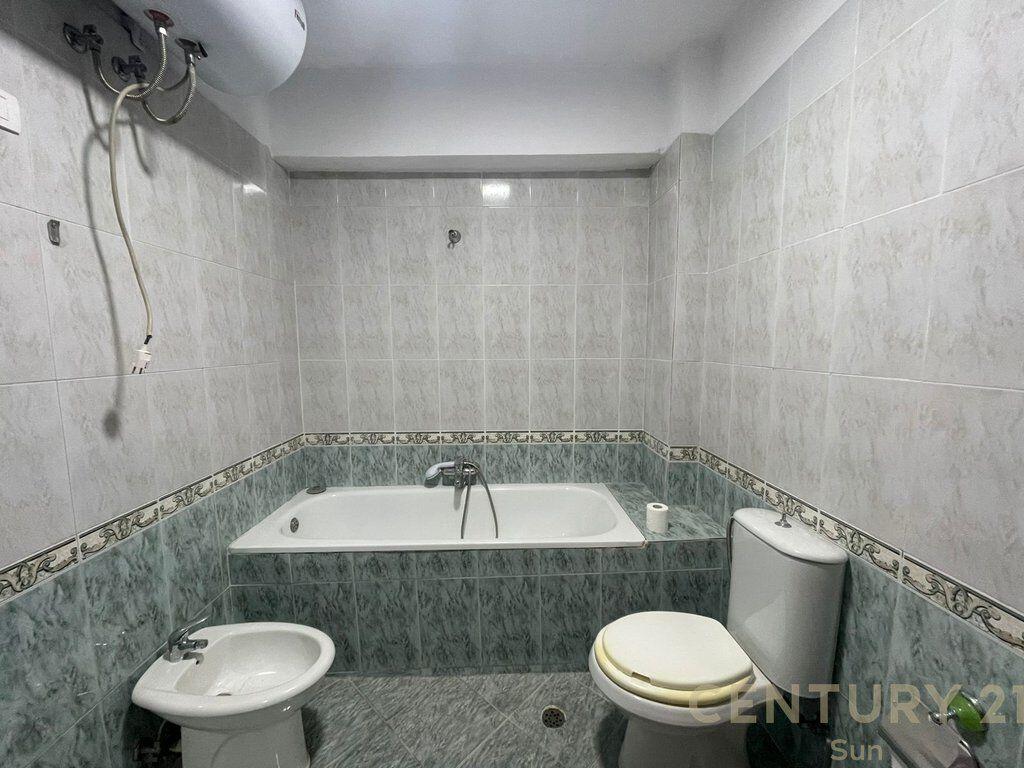 APARTAMENT ME QIRA TEK 'LIBRI UNIVERSITAR"