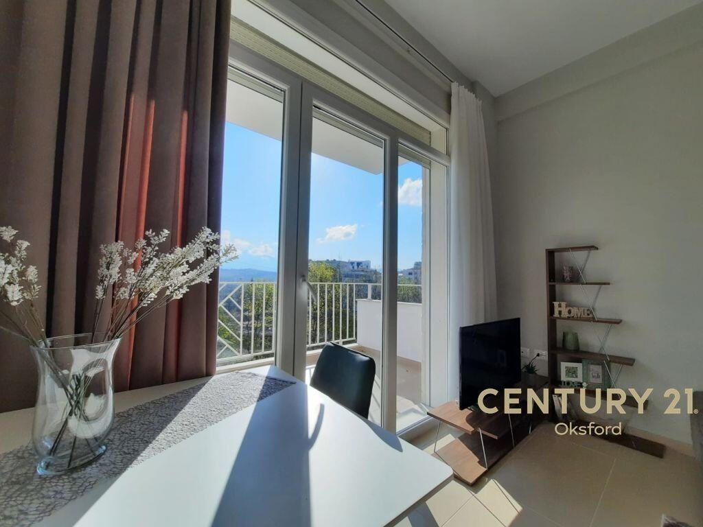 Jepet me qira apartament në zonën e Liqenit të Tiranës, pranë Piceri Pavarottit! 900 € /Muaj Sip. Totale  97m2