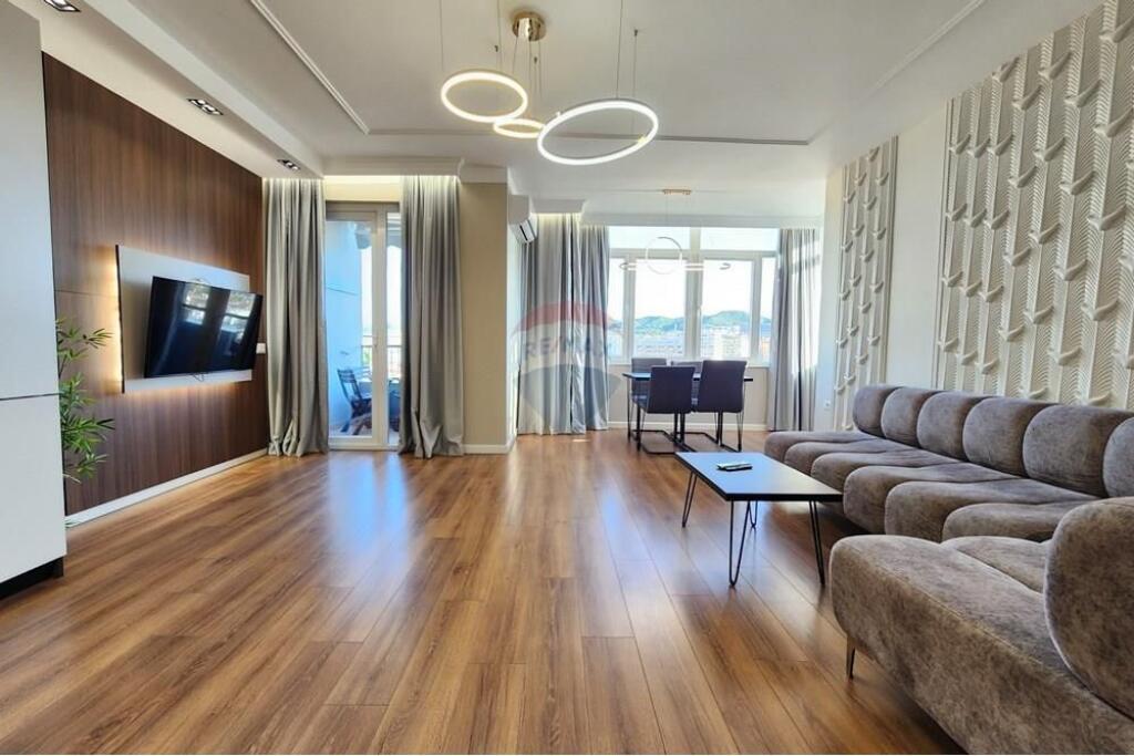 Apartament - Për Qira - Blloku 1 Maji, Tiranë