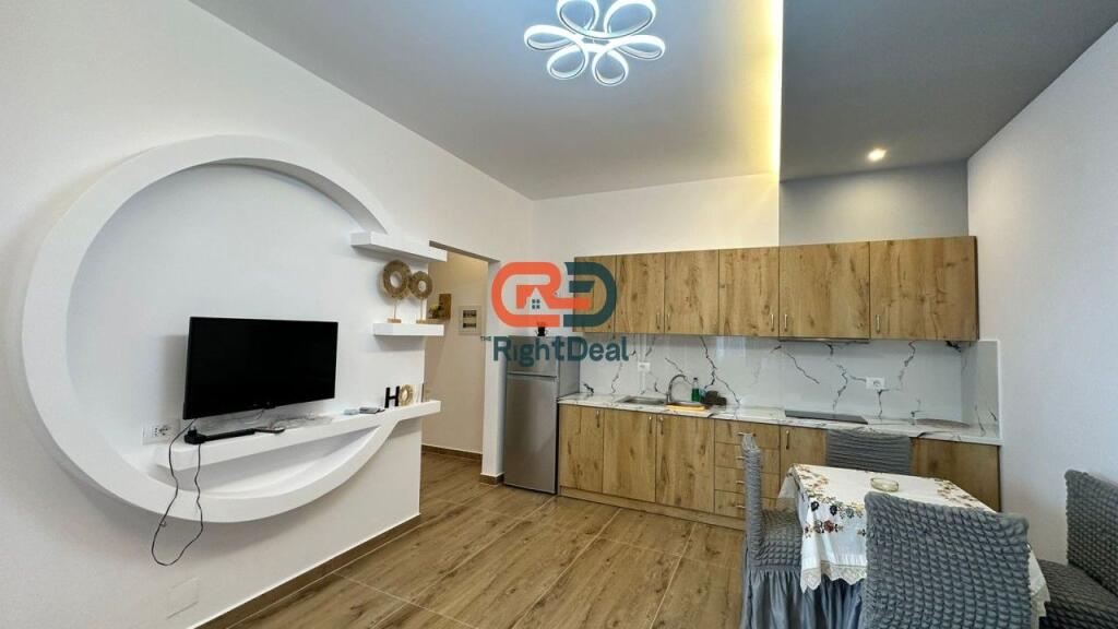 A Saranda, Vendesi in vendita Villa su 2 piani, Opportunità ideale per investimento o abitazione!!!