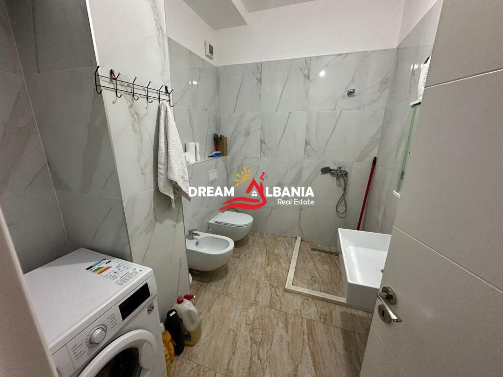 Jepet me qera apartament 2+1+2 dhe parking ne Porcelan prane Kompleksit Erli (ID 42215443)