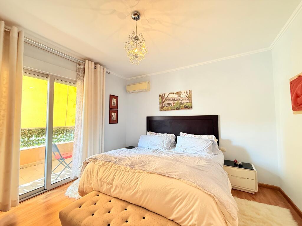 Apartament 3+1+2, Liqeni i Thate!
