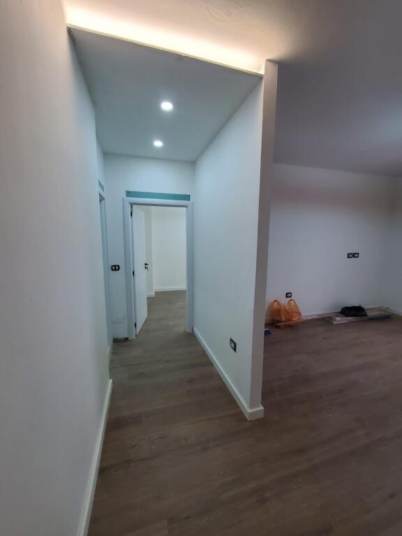 APARTAMENT 1+1 PER SHITJE TEK KOMUNA E PARISIT