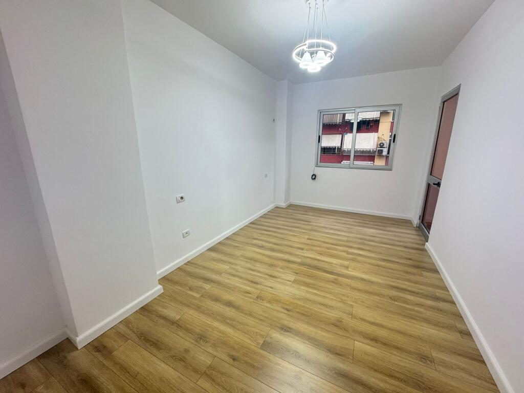 ASTIR SHITET APARTAMENT 2+1 ME CMIM 120.000 EURO TEK POSTA SHQIPTARE