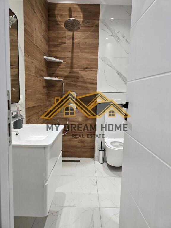 Apartament 1+1 me Pamje Deti në Shkëmbi i Kavajës!