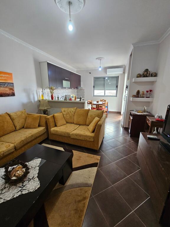 Ne Fresk Shitet Apartament 2+1 I Mobiluar!