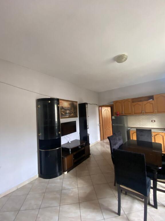 Jepet me Qira Apartament 1+1 – Kati i 1-rë, Vilë 2-Katëshe, Zjarrfikësja Durrës