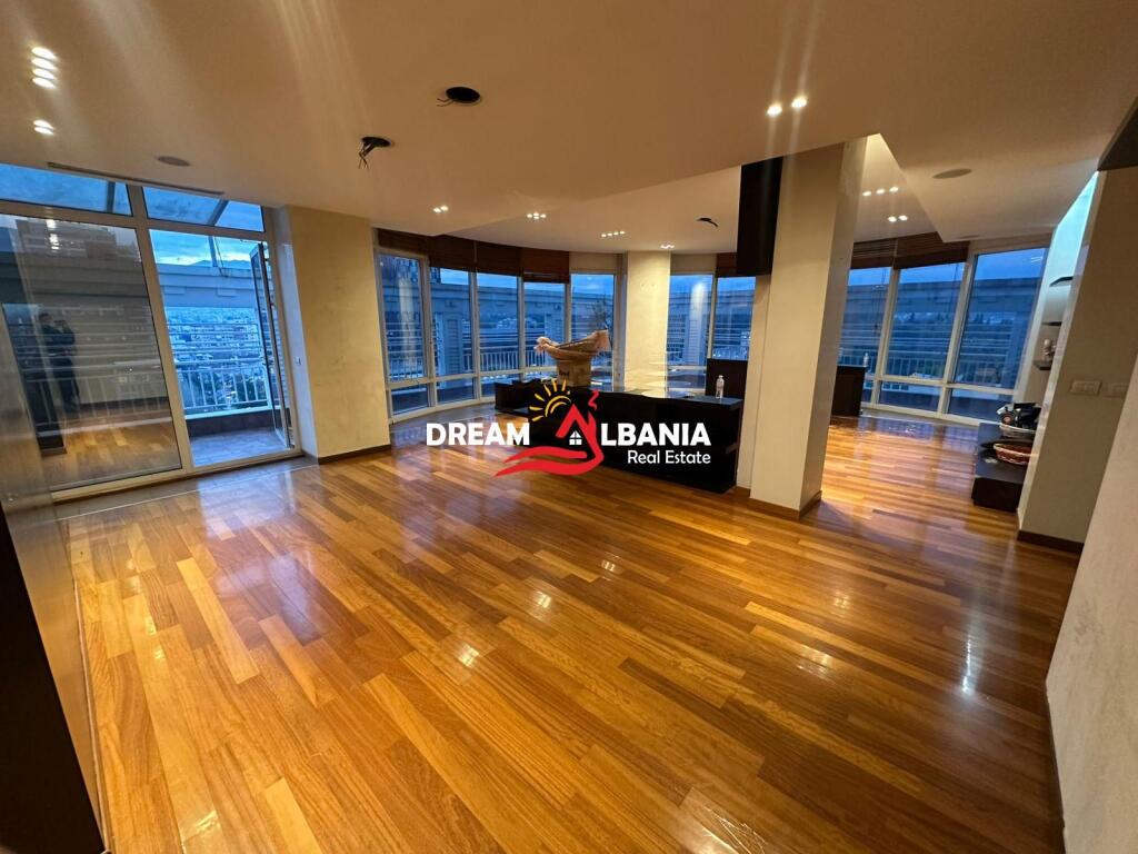 Ambient Zyre për Qira – Bulevardi “Dëshmorët e Kombit”, pranë Presidencës (ID 42611392)