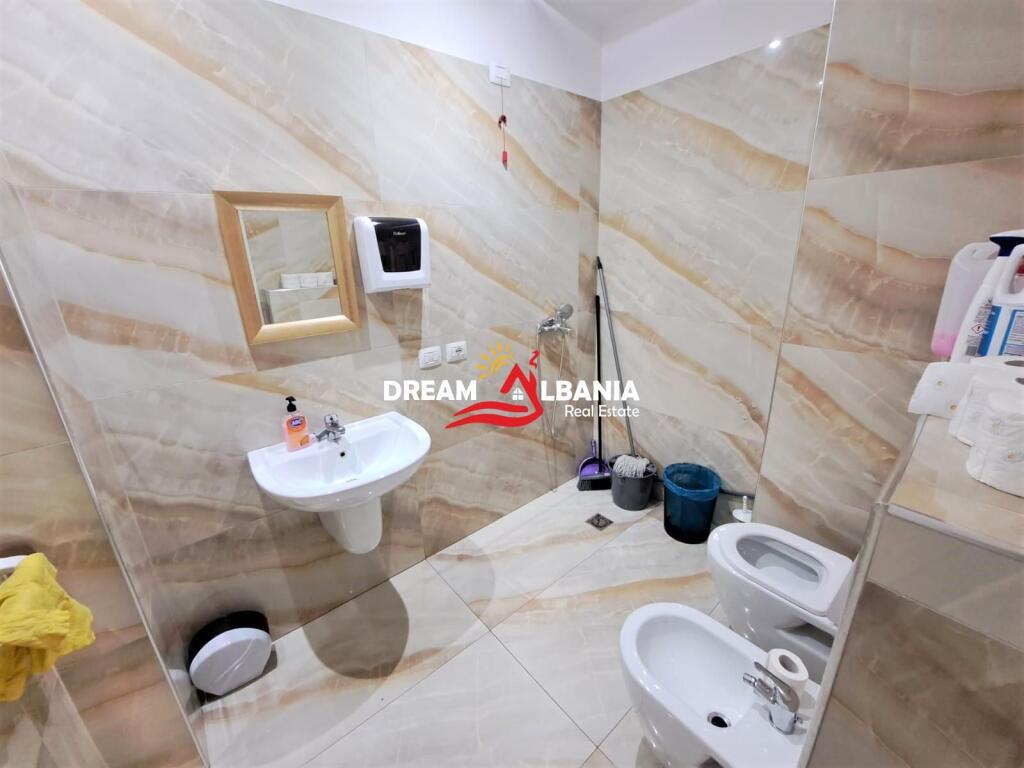 Zyre me qera tek Zogu i Zi tek Ring Center ne Tirane (ID 4261493)