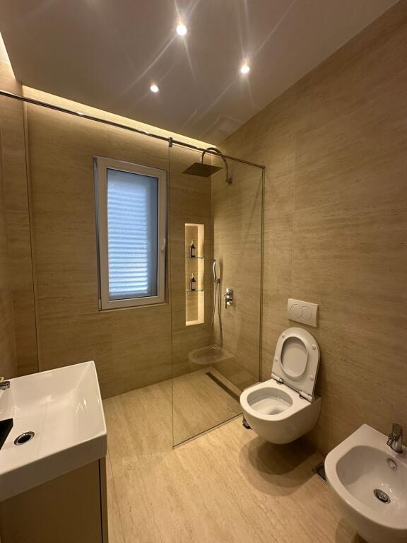 📍 Apartament 1+1 me Qira – Rruga Barrikadave