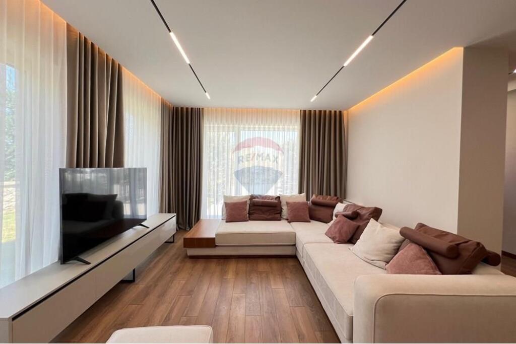 VILË MODERNE NË FOREST RESIDENCE – LIQENI I THATË