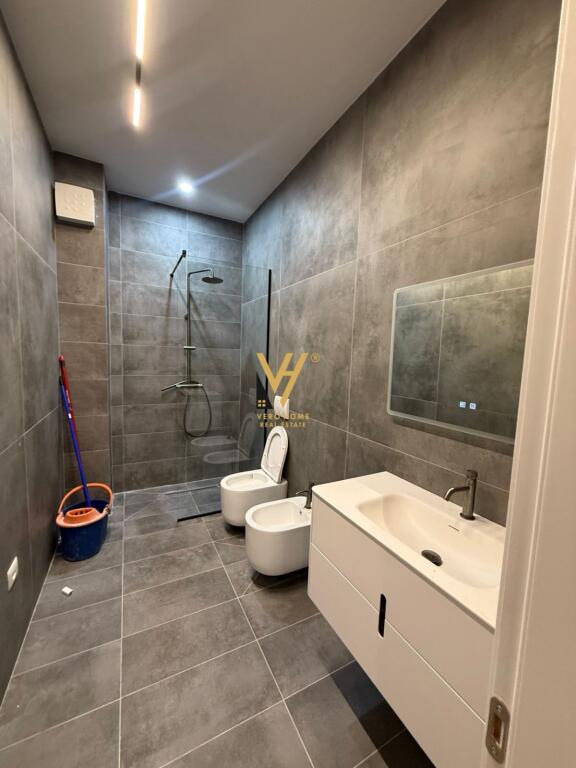 SHITET APARTAMENT 2+1+BLK TE LIQENI I THATE 265.000 EURO