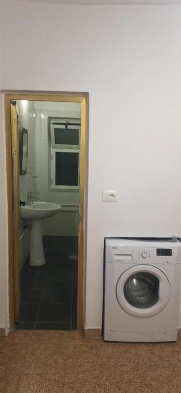 Apartament 1+1 me qera ne Ali Dem prane Fushes