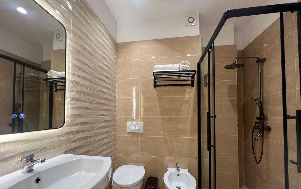 Super Apartament 2+1 ne Qender, fillimi Rr. Kavajes!